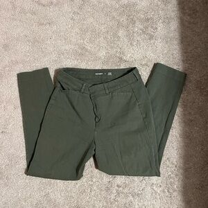Old Navy High-Rise Pixie Pants in Forest Green